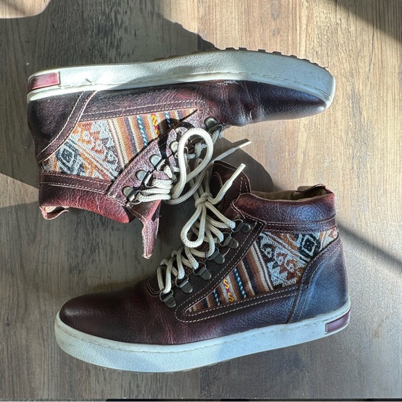 Inkkas Brown Leather Camping Boots - Picture 12 of 15